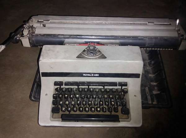 Royal 480 typewriter