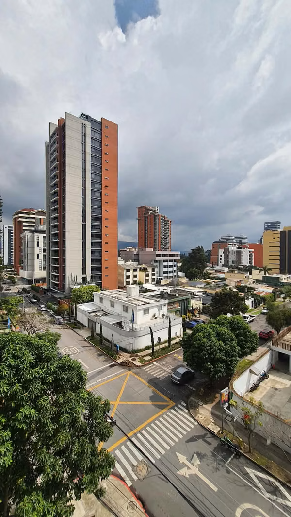 APARTAMENTO EN ALQUILER ZONA 14 CERCANO AVENIDA LAS AMERICAS