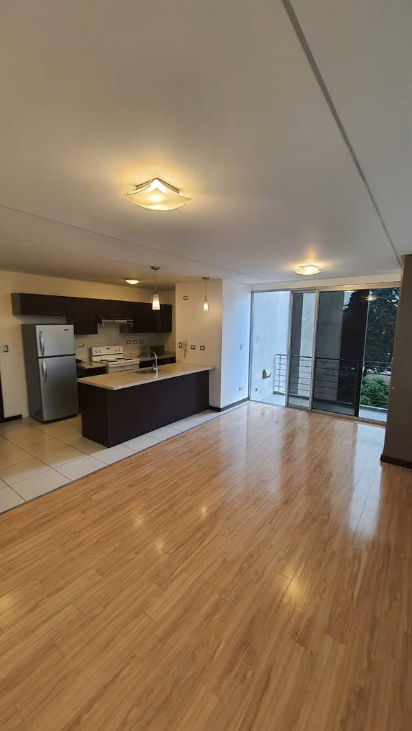 APARTAMENTO EN ALQUILER ZONA 14 CERCANO AVENIDA LAS AMERICAS