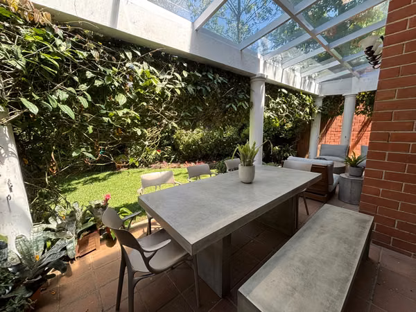 CASA EN VENTA EN COLINAS DE CASTEL, FRAIJANES  AMPLIO JARDIN - J