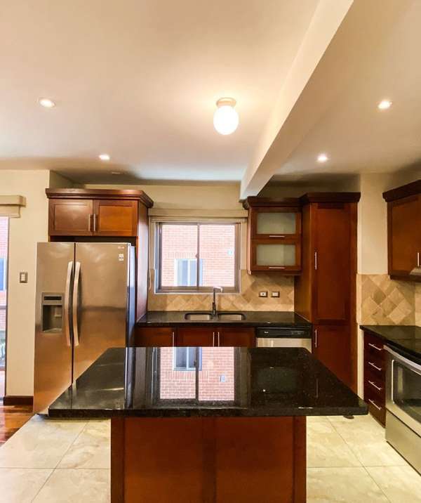 APARTMENT FOR RENT IN VH1 AREA 15 - 124; HOUSE ALHAMBRA