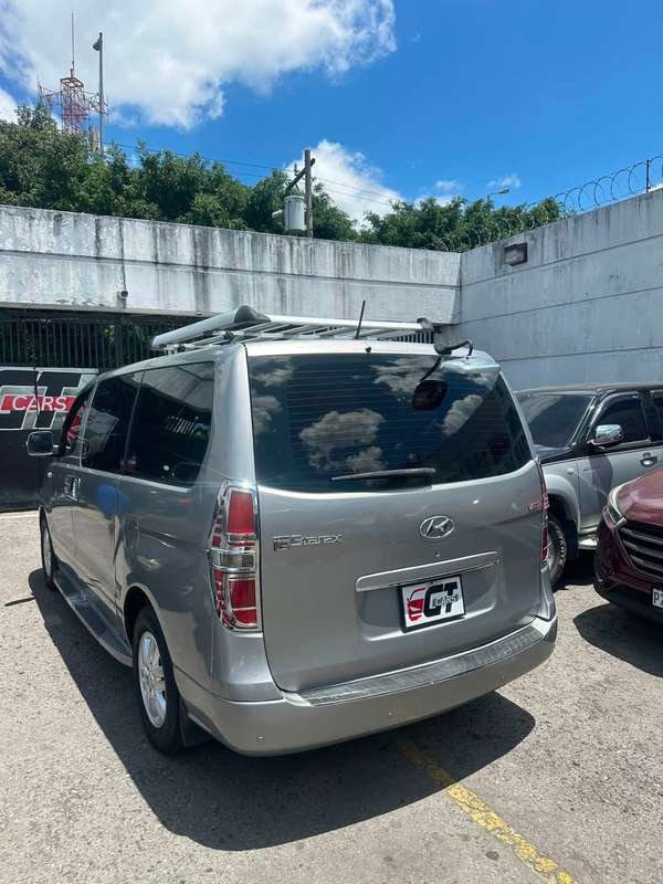Microbús Hyundai Starex Vgt 2018 Automática y Tiptronic Turbo Diesel Super Económica
