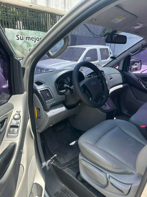 Microbús Hyundai Starex Vgt 2018 Automática y Tiptronic Turbo Diesel Super Económica