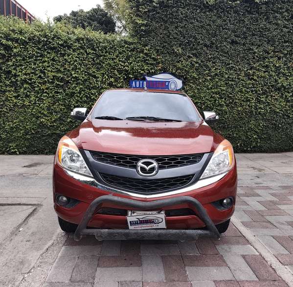 Mazda Bt-50 4x4 Dbl. Cab. de agencia  Modelo 2015