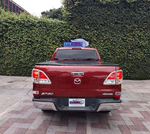 Mazda Bt-50 4x4 Dbl. Cab. de agencia  Modelo 2015