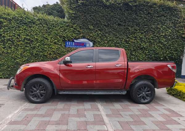 Mazda Bt-50 4x4 Dbl. Cab. de agencia  Modelo 2015