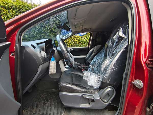 Mazda Bt-50 4x4 Dbl. Cab. de agencia  Modelo 2015