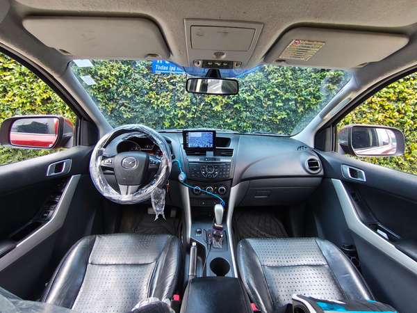 Mazda Bt-50 4x4 Dbl. Cab. de agencia  Modelo 2015