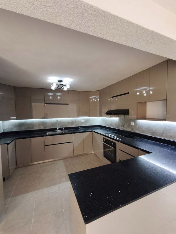 HOUSE IN RENT 3 LEVELS - VERDEA ARRAZOLA