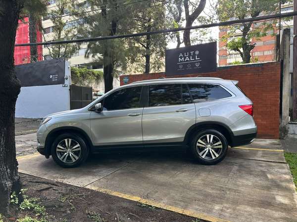 Honda Pilot EXL de agencia año 2016 con 64,500 kms