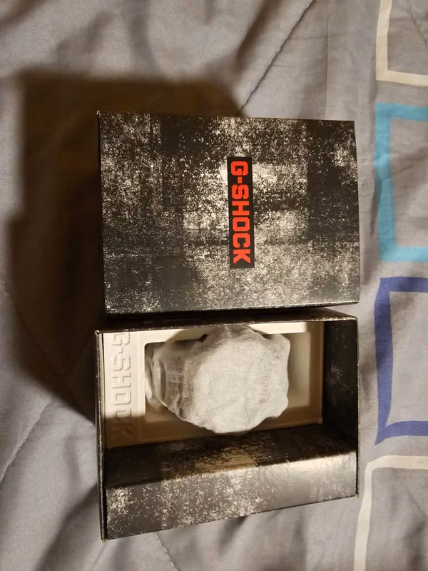 Clock Casio G shock resisten