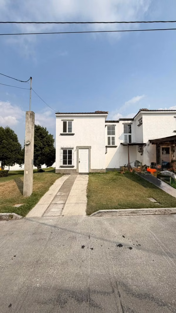Casa en venta en condominio san miguel dueñas