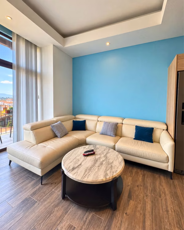 APARTMENT IN RENT AREA 16 LILIES OF CAYALÁ