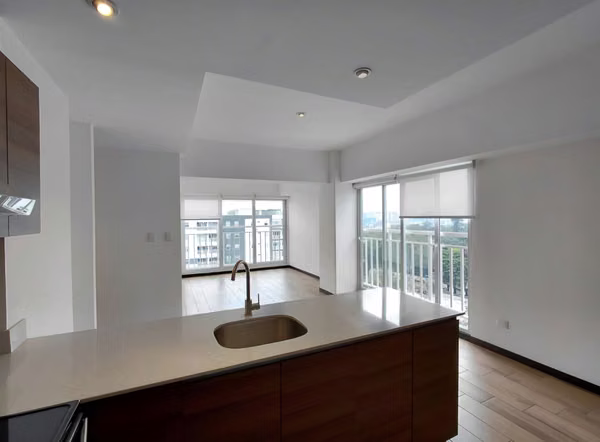 Sell apartment Torre Pamplona area 13 Q1,400,000