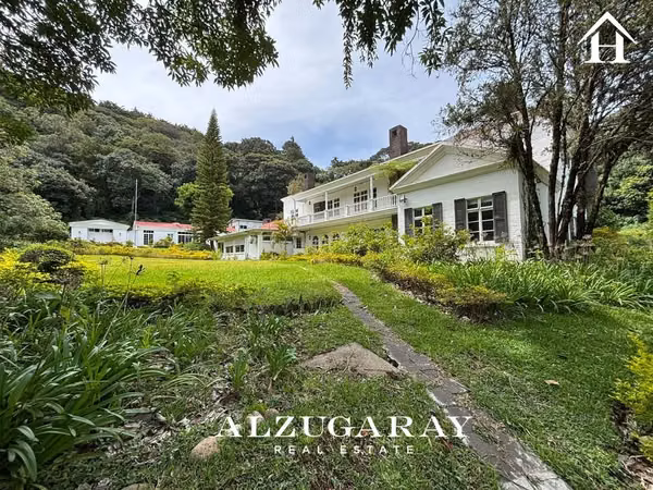 9-block property with mansion, ideal for hotel projects