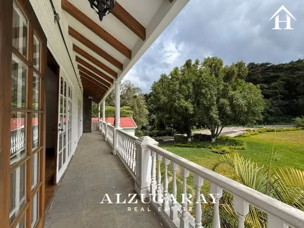 9-block property with mansion, ideal for hotel projects
