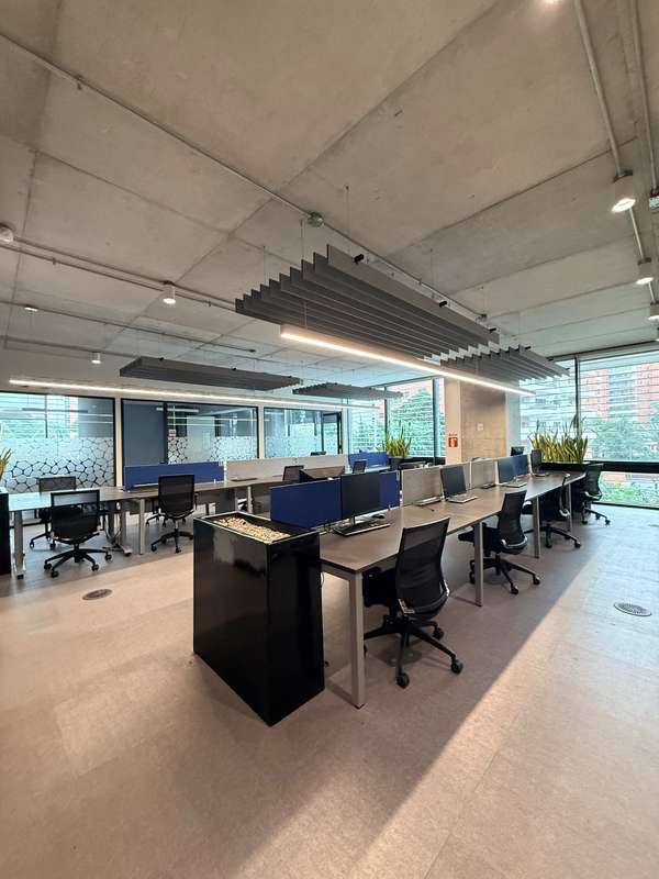 Beautiful office in furnished rent, area 10.