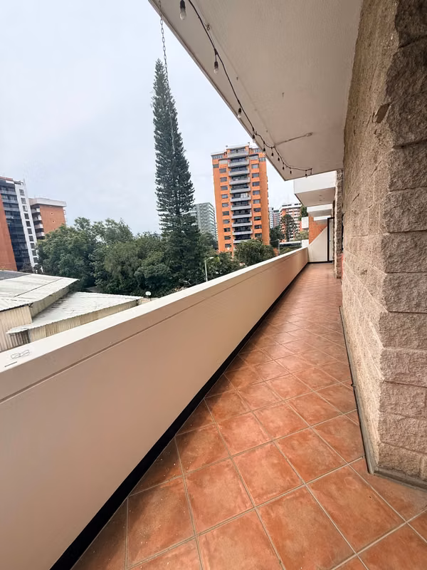 Spacious apartment in rent area 10, Villalar.
