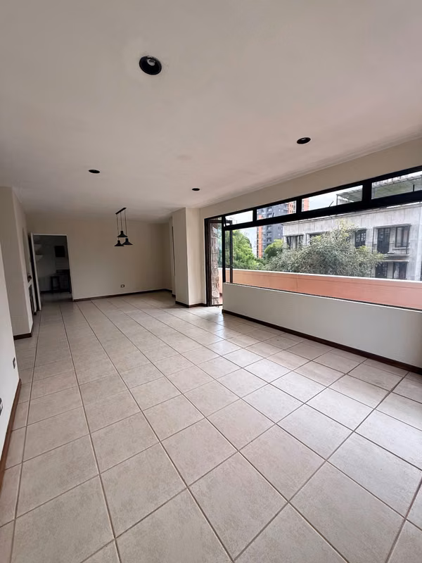 Spacious apartment in rent area 10, Villalar.