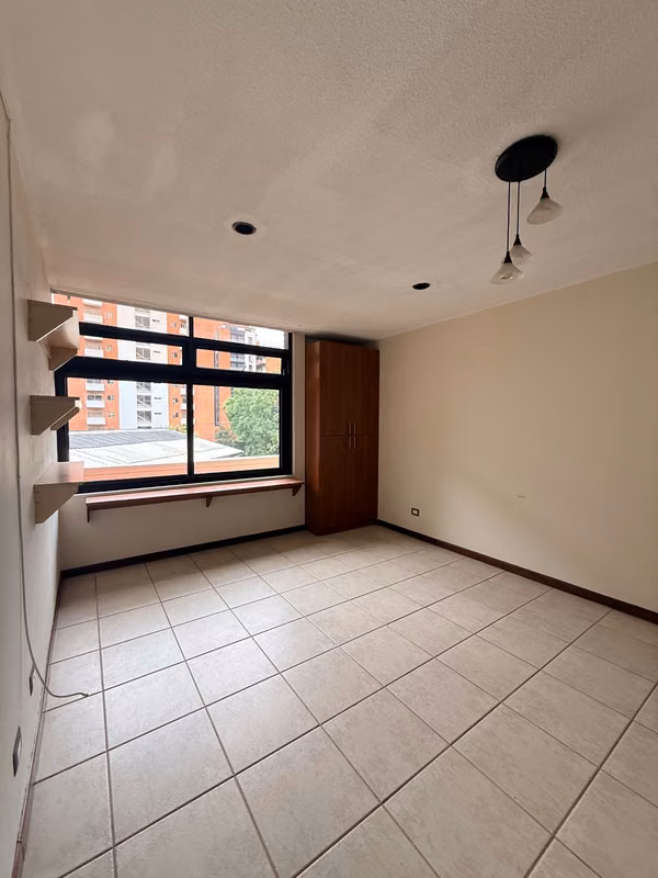 Spacious apartment in rent area 10, Villalar.