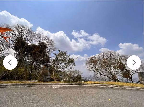 Beautiful view of the city and the volcanoes (Vistalvalle km.10.5)