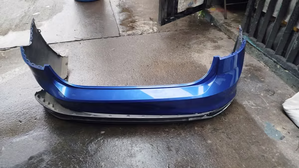 Vumper trasero Volkswagen virtus 2025 detalle