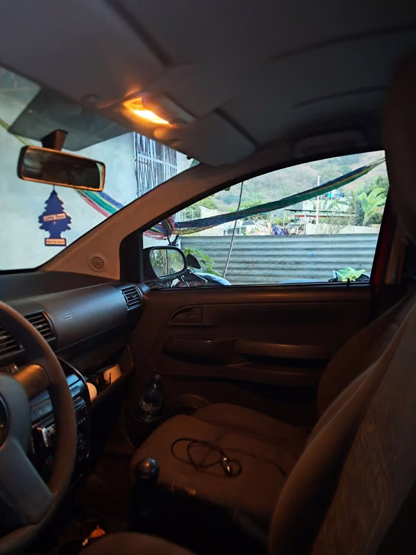 VOLKSWAGEN FOX SPORT HACHBACK RREECONOMICO NOTHING TO INVERT AIR CONDITIONING TO 100%
