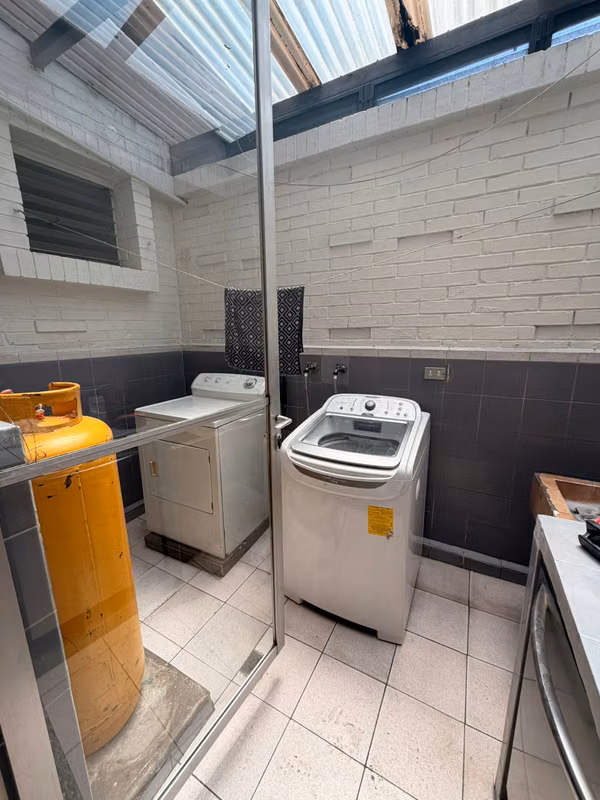 ALQUILO CASA A LA PAR DE PLAZA MADERO Z10, PARA VIVIENDA