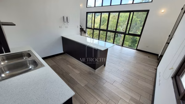 Se renta moderno apartamento estilo Loft en zona 16