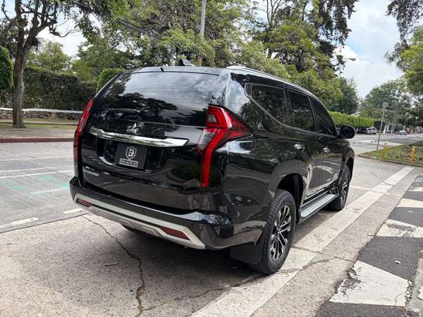 Mitsubishi Montero Sport Model Agency 2022