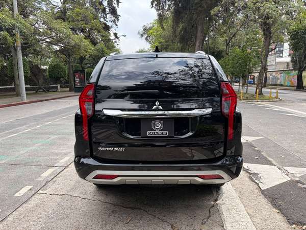 Mitsubishi Montero Sport Model Agency 2022
