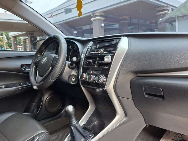 TOYOTA YARIS E DE AGENCIA 2019
