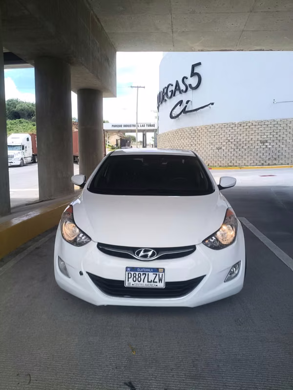 HIUNDAY ELANTRA GLS MOD. 2013 RECIEN INGRESO 