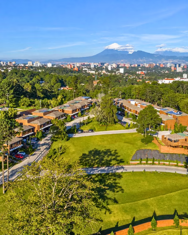 CASA EN VENTA EN ZONA 16 SIENA SAN ISIDRO