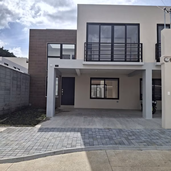Alquiler de casa - 3 habitaciones, 2.5 baños - Fraijanes