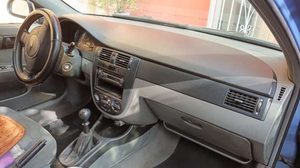 Vendo Automóvil Chevrolet Optra
