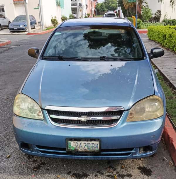 Vendo Automóvil Chevrolet Optra