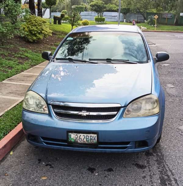 Vendo Automóvil Chevrolet Optra