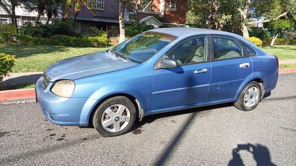 Vendo Automóvil Chevrolet Optra