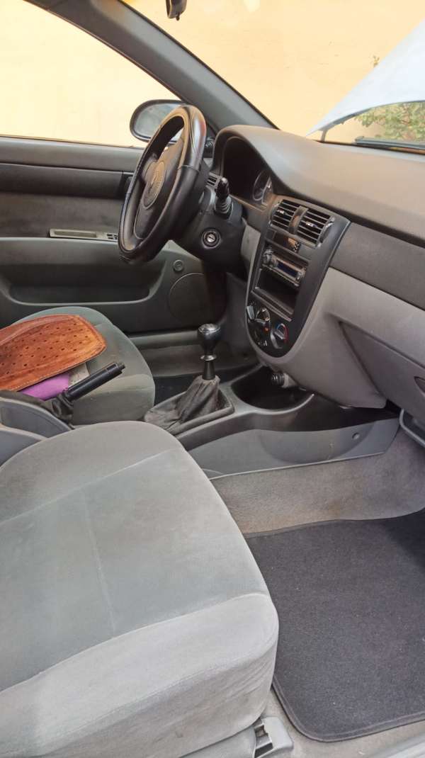 Vendo Automóvil Chevrolet Optra