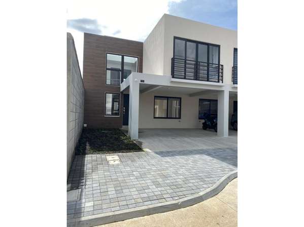  CASA EN RENTA – 3 HAB + JARDÍN | MIRABOSQUE | KM 16.5, CAES