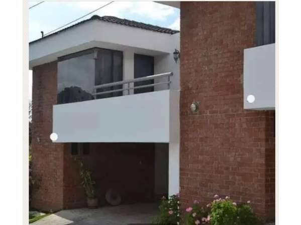  CASA EN VENTA – 3 HABITACIONES | JARDÍN DEL VALLE | KM 15.8, CAES