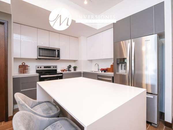 Apartamento en zona 10 de 3 Dormitorios en Renta
