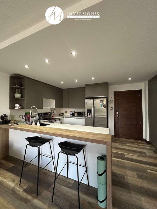 Apartamento en renta amueblado de 3 dormitorios en zona 10