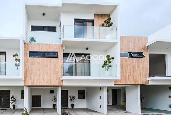 Casas nuevas en Zona 16 (Opción 2)