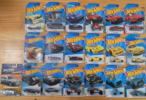 Hotwheels a 15 quetzales cada uno 