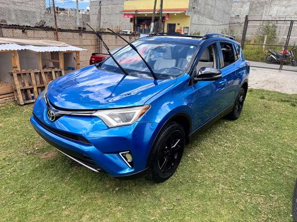 TOYOTA RAV4 XLE 2017 4x2 R