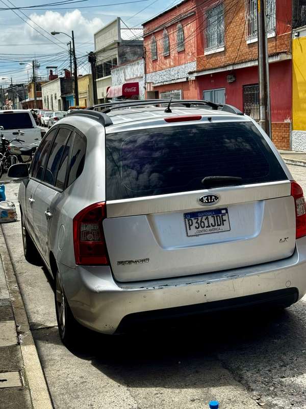 Kia Rondo 2009