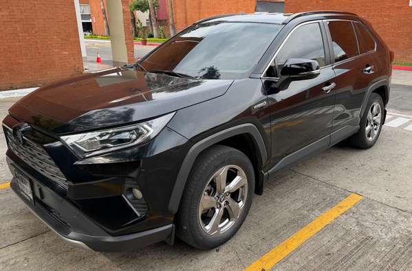 Toyota RAV4 Hibrida 4x4 Full Equipo 2021 Agencia 69,550km Q205,000