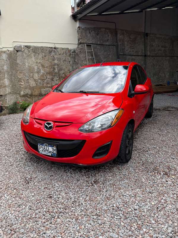 Mazda 2 2012 automatico
